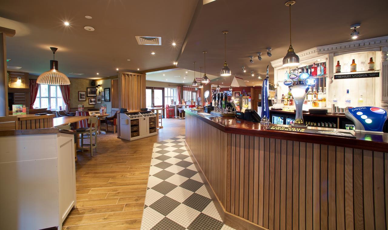 Chain Runner, Livingston By Marston'S Inns Exteriör bild